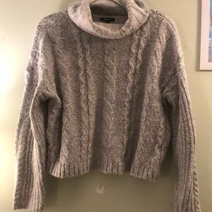 Turtleneck cropped knit sweater